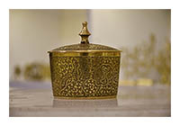 قندان برنجی برنزی بدون پایه هاونگی مدل زین طرح طاووس ۱۰ سانت