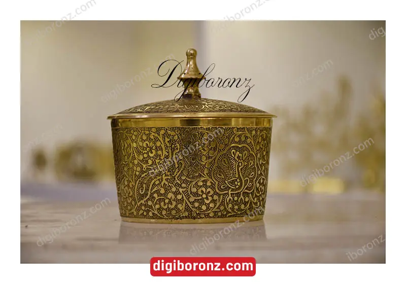 قندان برنجی برنزی بدون پایه هاونگی مدل زین طرح طاووس ۱۰ سانت