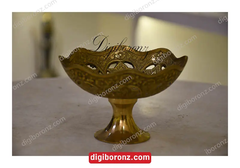 پیاله پایه‌دار برنج برنزی هندی مدل مشبک ۱۳ سانت