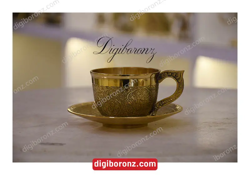 فنجان نعلبکی برنجی برنزی هندی طرح طاووس سایز بزرگ با دسته نیم قلبی
