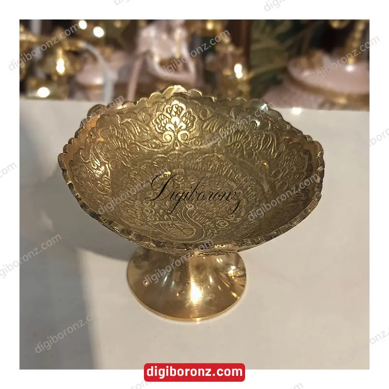 پیاله برنجی برنزی هندی پایه دار لبه هشتی طرح طاووس 4 اینچ